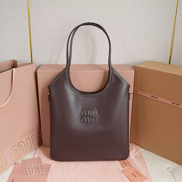 미우미우 스티치 로고 탑핸들 토트백 5BG231-2988