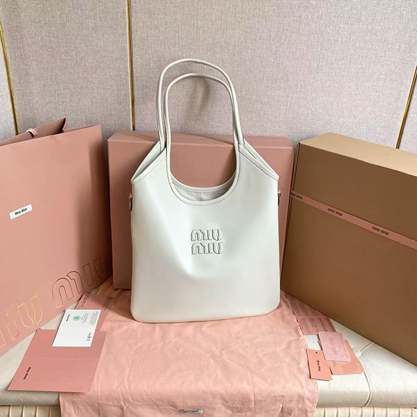 미우미우 스티치 로고 탑핸들 토트백 5BG231-2991